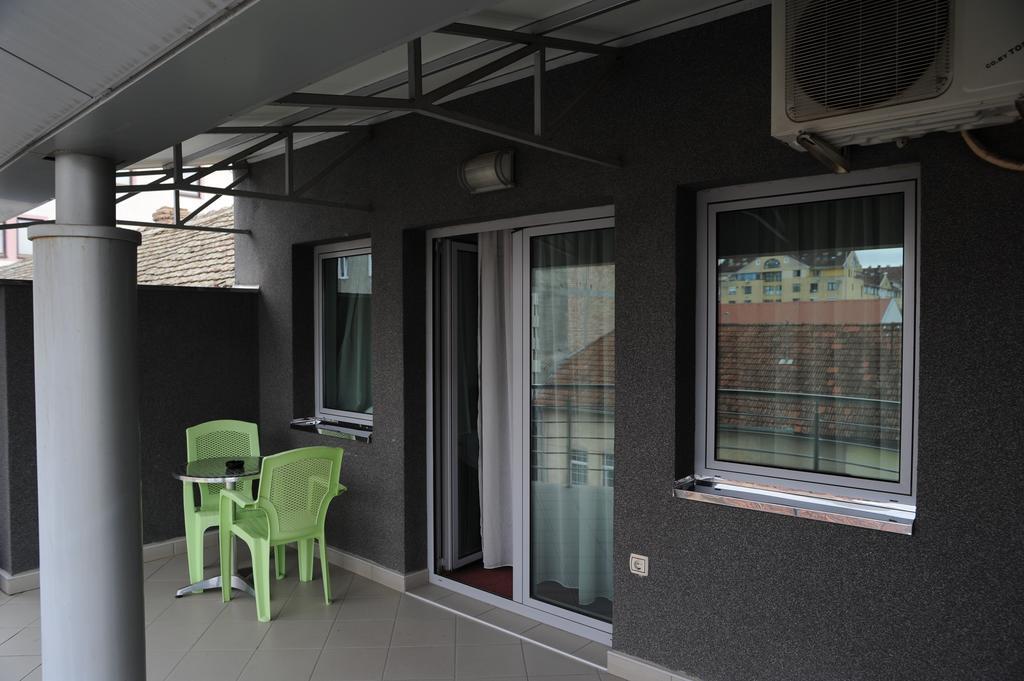 Apartment And Rooms In Club Indija Habitación foto