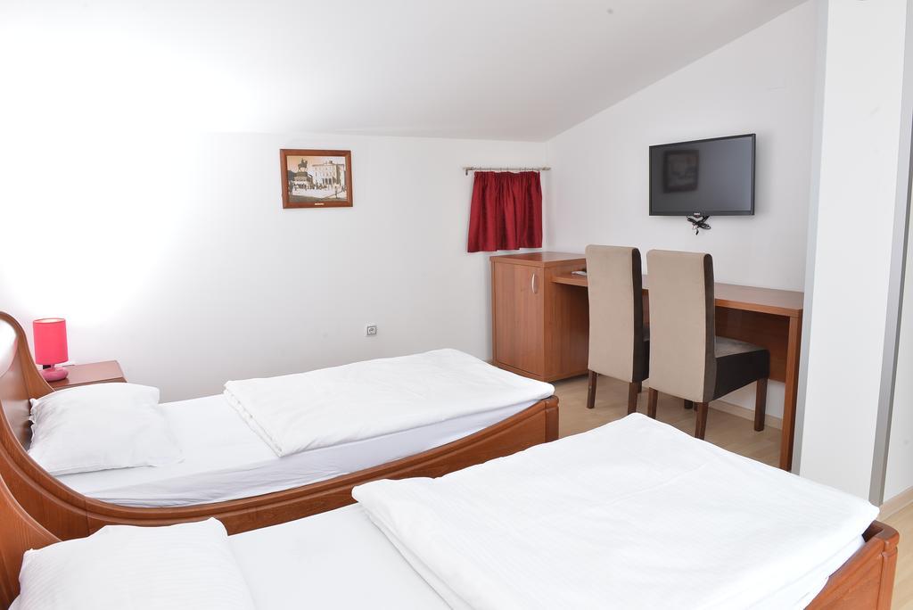 Apartment And Rooms In Club Indija Exterior foto