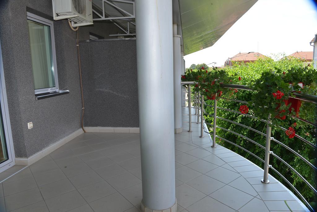 Apartment And Rooms In Club Indija Exterior foto