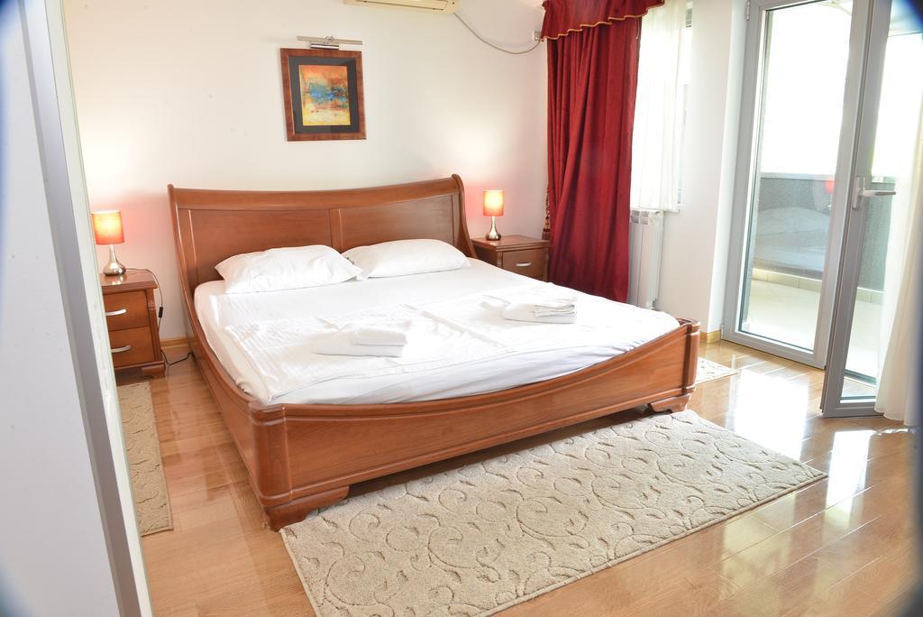 Apartment And Rooms In Club Indija Exterior foto