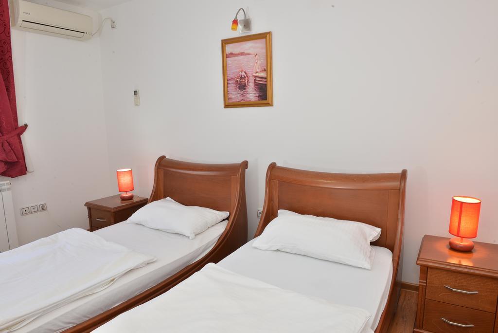 Apartment And Rooms In Club Indija Exterior foto